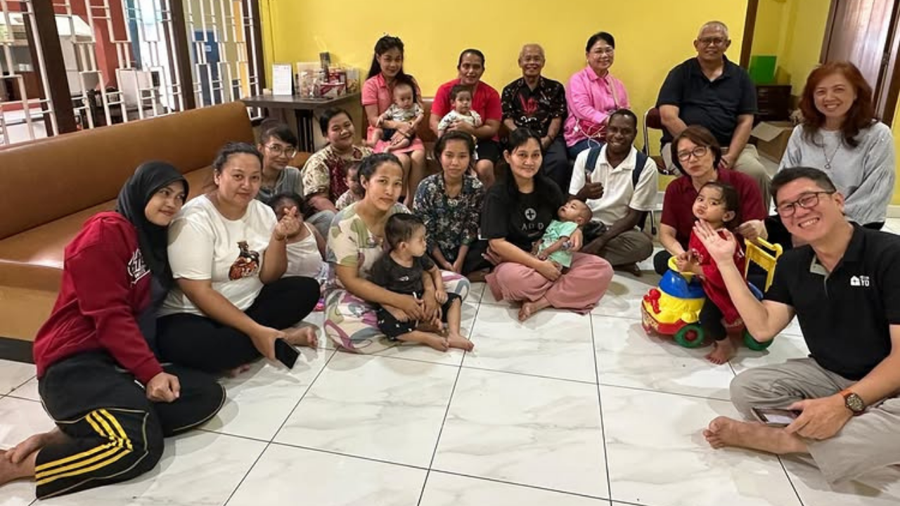 Kunjungan Kasih Mgr. Aloysius Murwito, OFM